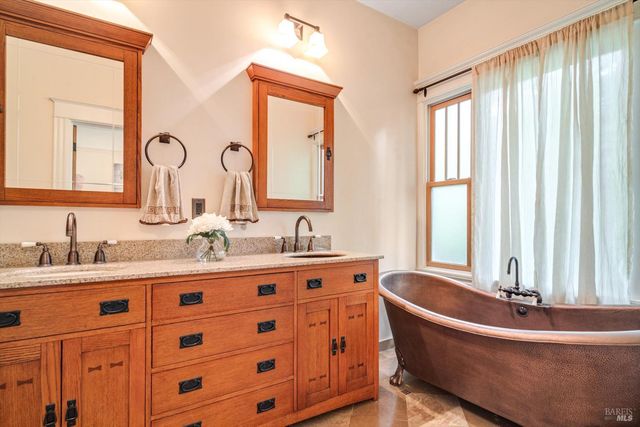 712 Monroe St, Santa Rosa, CA 95404