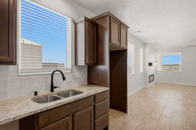 2712 Ema Court NE, Rio Rancho, NM 87144