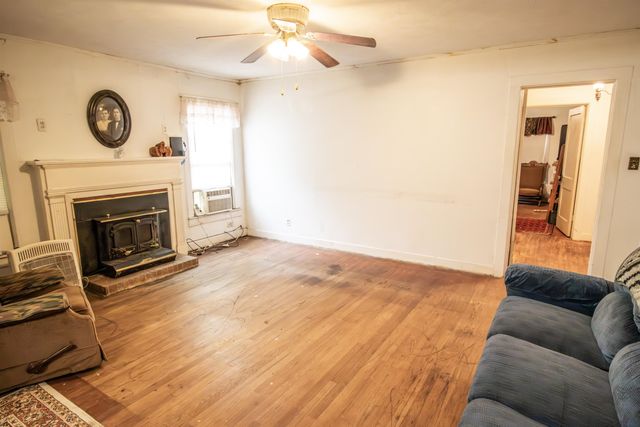 310 N Railroad, Mount Enterprise, TX 75681