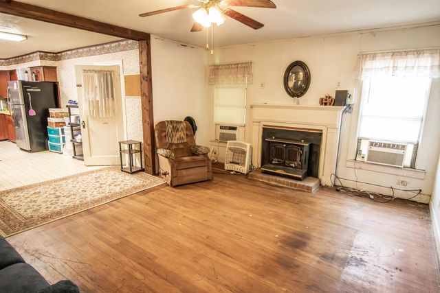 310 N Railroad, Mount Enterprise, TX 75681