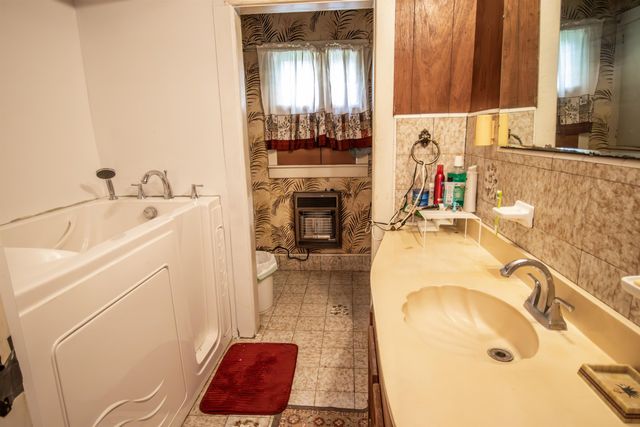 310 N Railroad, Mount Enterprise, TX 75681