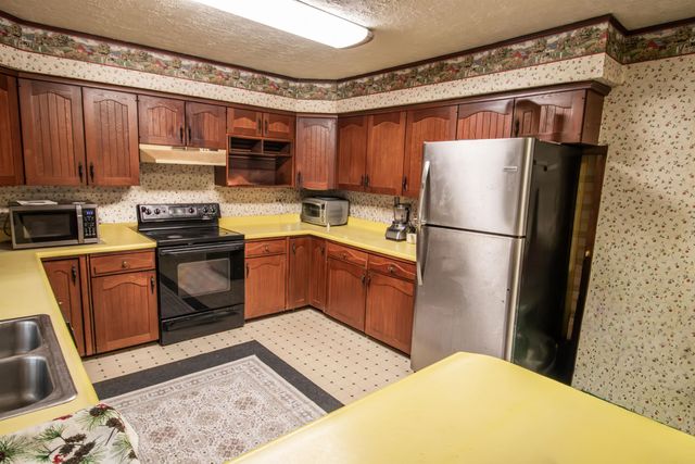 310 N Railroad, Mount Enterprise, TX 75681