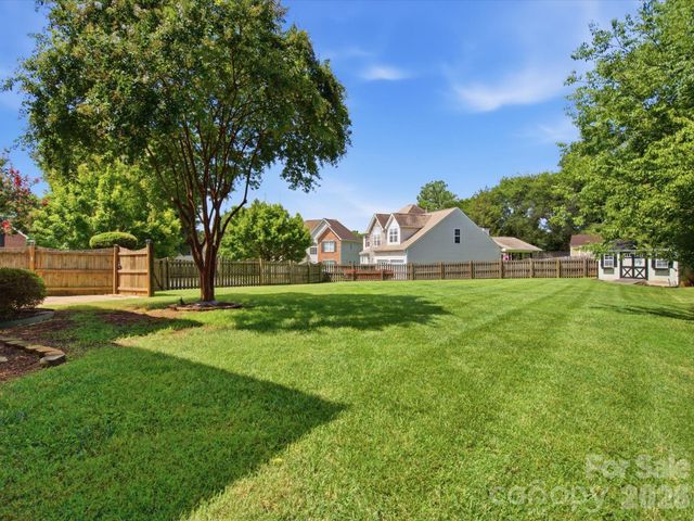 8807 Royal Bluff Drive, Charlotte, NC 28269