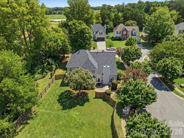 8807 Royal Bluff Drive, Charlotte, NC 28269