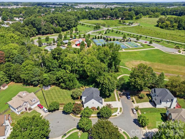 8807 Royal Bluff Drive, Charlotte, NC 28269