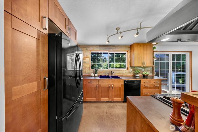 16237 NE 99th Street, Redmond, WA 98052