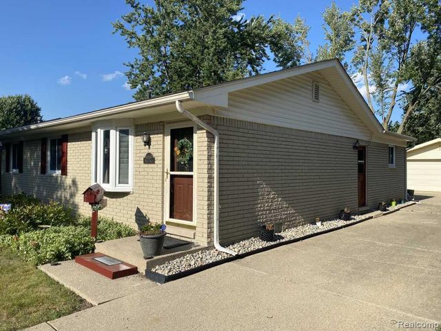 6850 Willow Creek Drive, Canton Charter Township, MI 48187