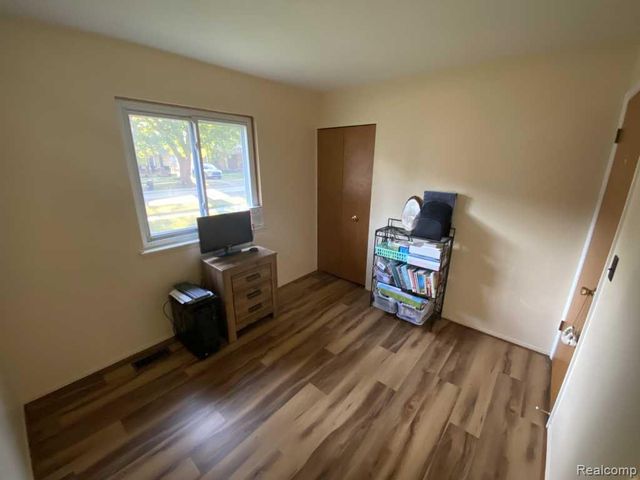 6850 Willow Creek Drive, Canton Charter Township, MI 48187