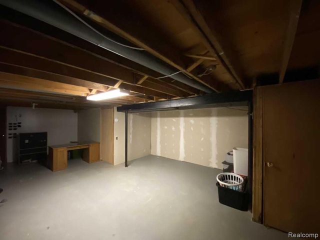 6850 Willow Creek Drive, Canton Charter Township, MI 48187