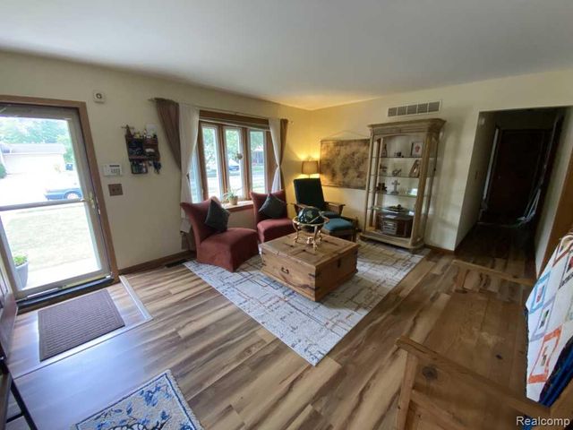 6850 Willow Creek Drive, Canton Charter Township, MI 48187