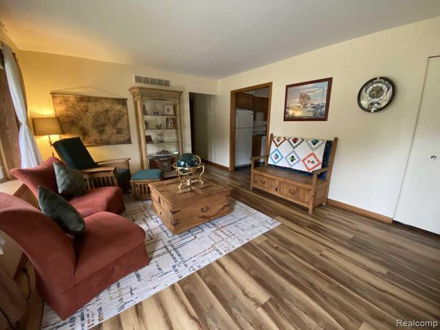 6850 Willow Creek Drive, Canton Charter Township, MI 48187