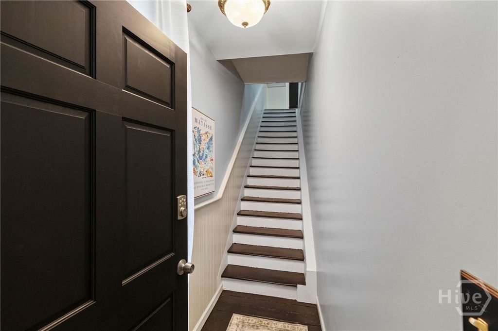 Image 13 of property listing at 509 E Jones Street, Savannah, GA 31401