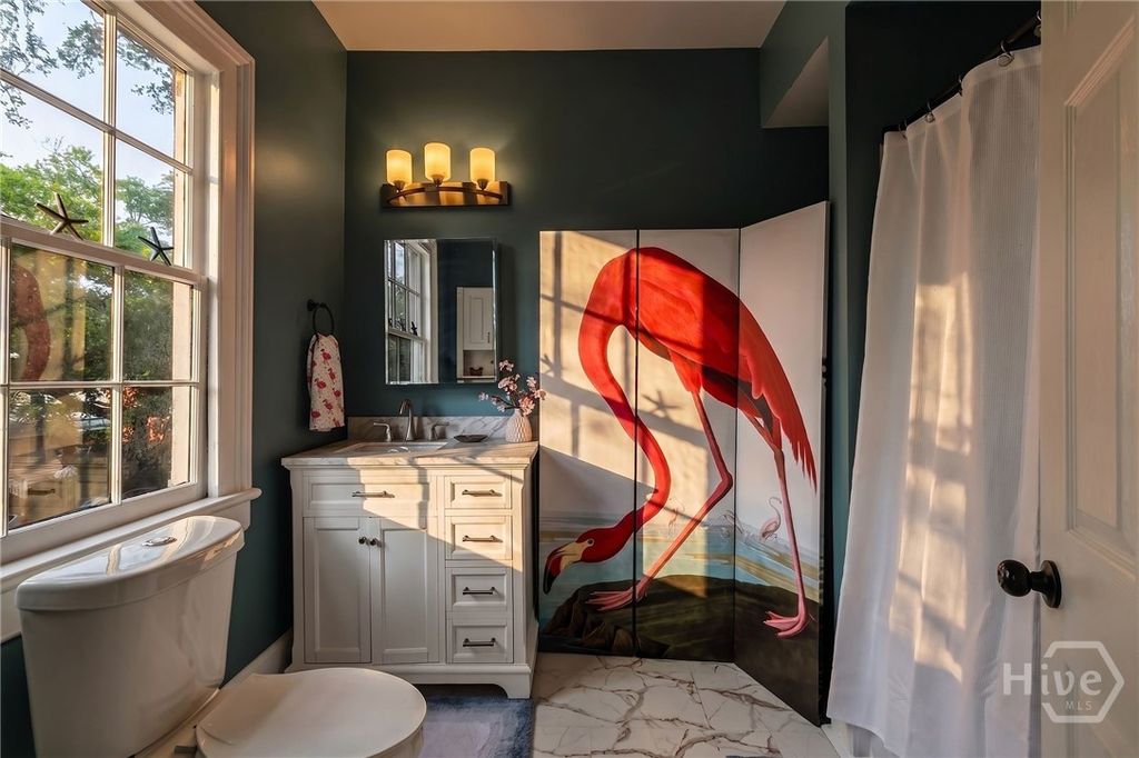 Image 16 of property listing at 509 E Jones Street, Savannah, GA 31401