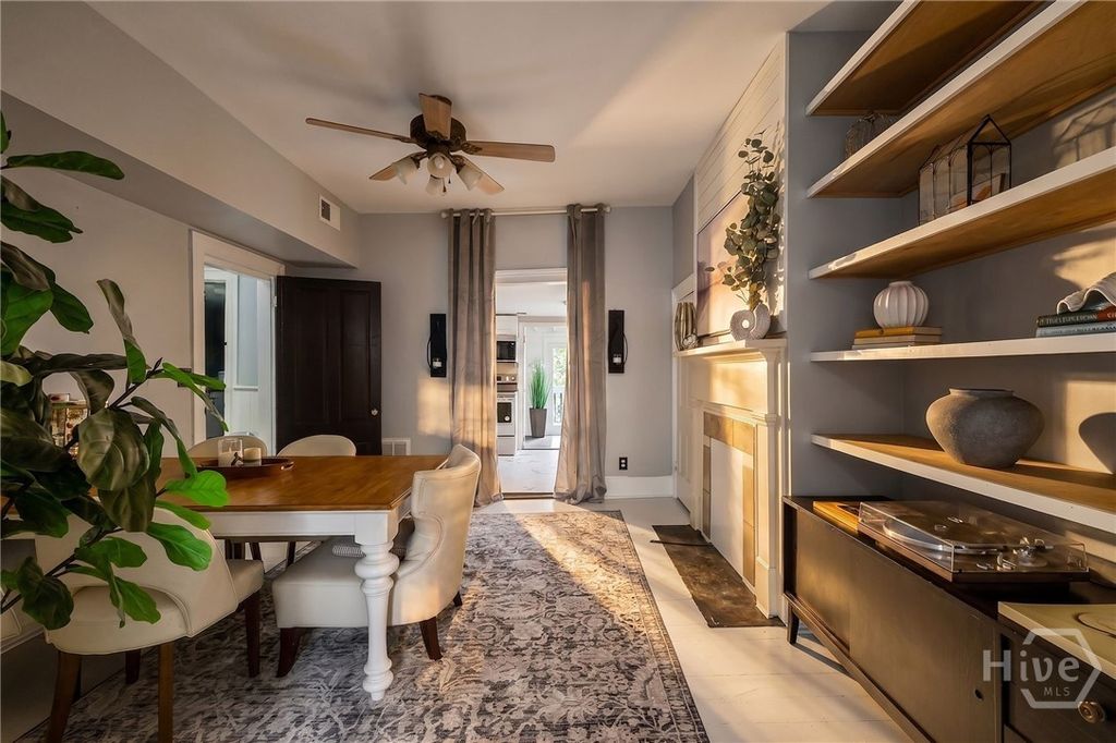 Image 17 of property listing at 509 E Jones Street, Savannah, GA 31401