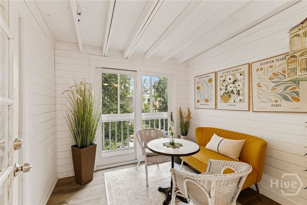 Image 20 of property listing at 509 E Jones Street, Savannah, GA 31401