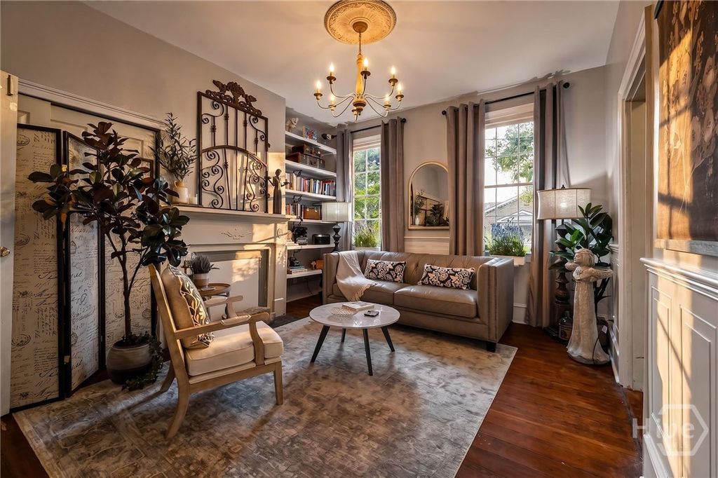 Image 3 of property listing at 509 E Jones Street, Savannah, GA 31401
