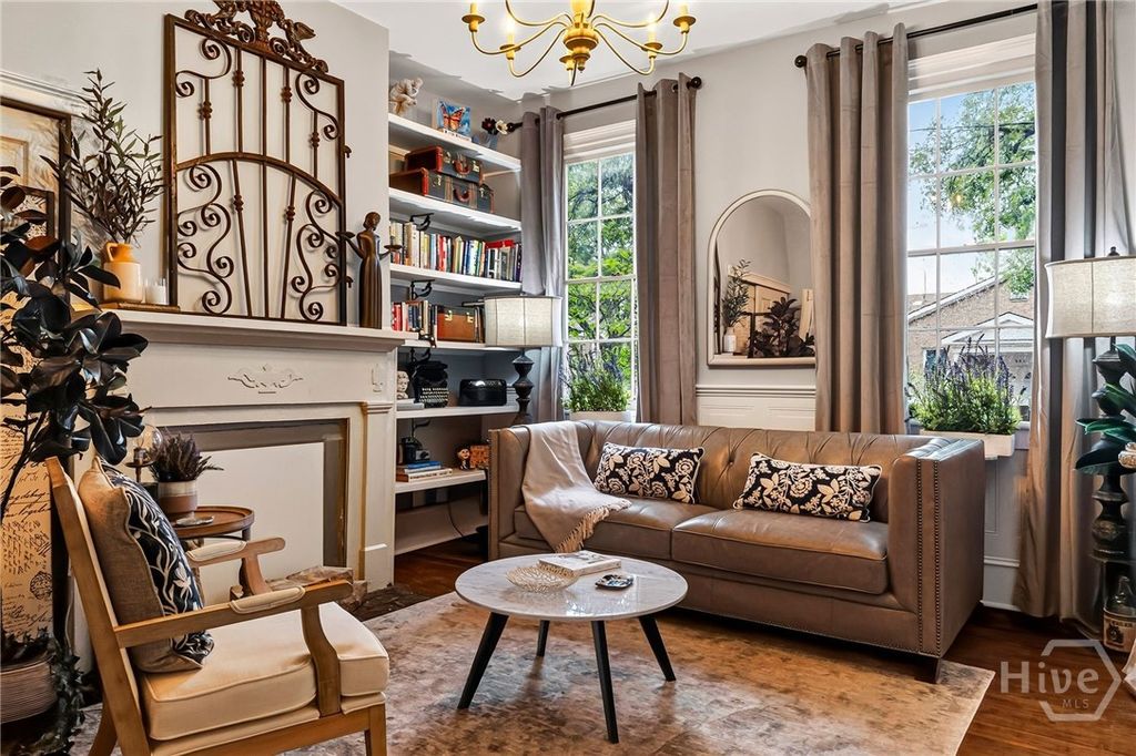 Image 36 of property listing at 509 E Jones Street, Savannah, GA 31401