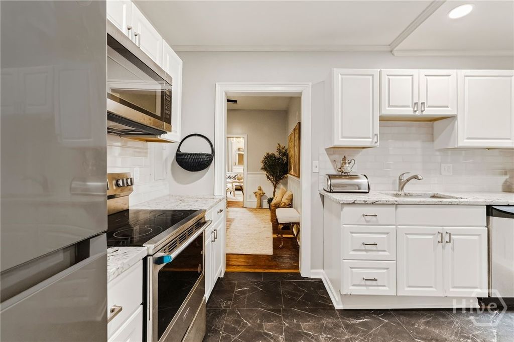 Image 37 of property listing at 509 E Jones Street, Savannah, GA 31401