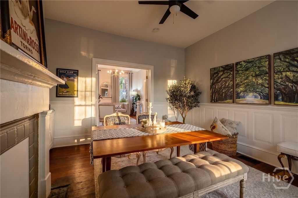 Image 5 of property listing at 509 E Jones Street, Savannah, GA 31401