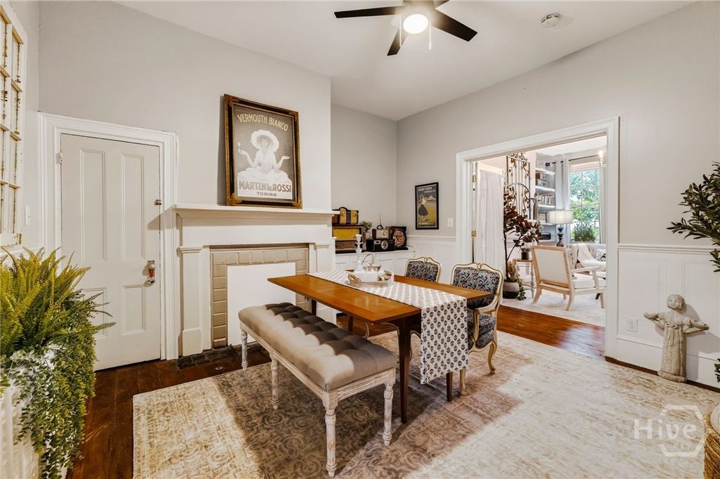 Image 6 of property listing at 509 E Jones Street, Savannah, GA 31401