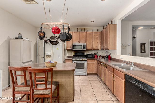 109 E Oracle Oak Street, Sahuarita, AZ 85629