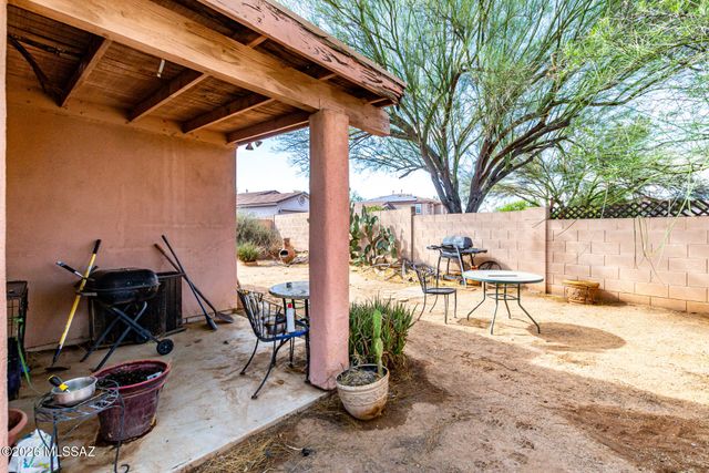 109 E Oracle Oak Street, Sahuarita, AZ 85629