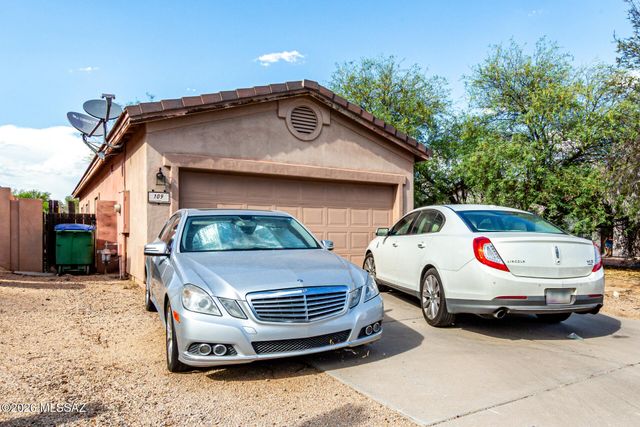 109 E Oracle Oak Street, Sahuarita, AZ 85629