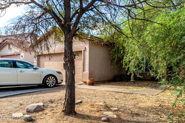 109 E Oracle Oak Street, Sahuarita, AZ 85629