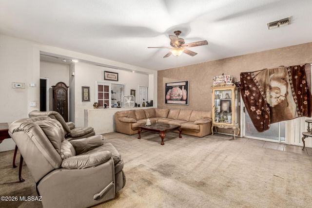 109 E Oracle Oak Street, Sahuarita, AZ 85629