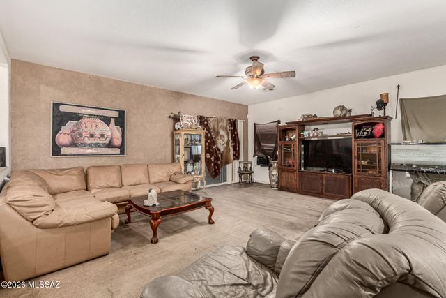 109 E Oracle Oak Street, Sahuarita, AZ 85629