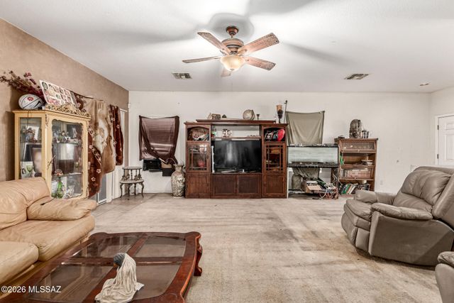 109 E Oracle Oak Street, Sahuarita, AZ 85629