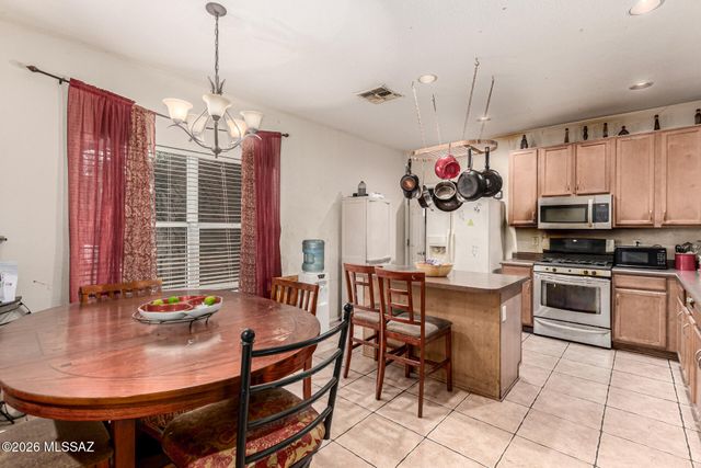 109 E Oracle Oak Street, Sahuarita, AZ 85629