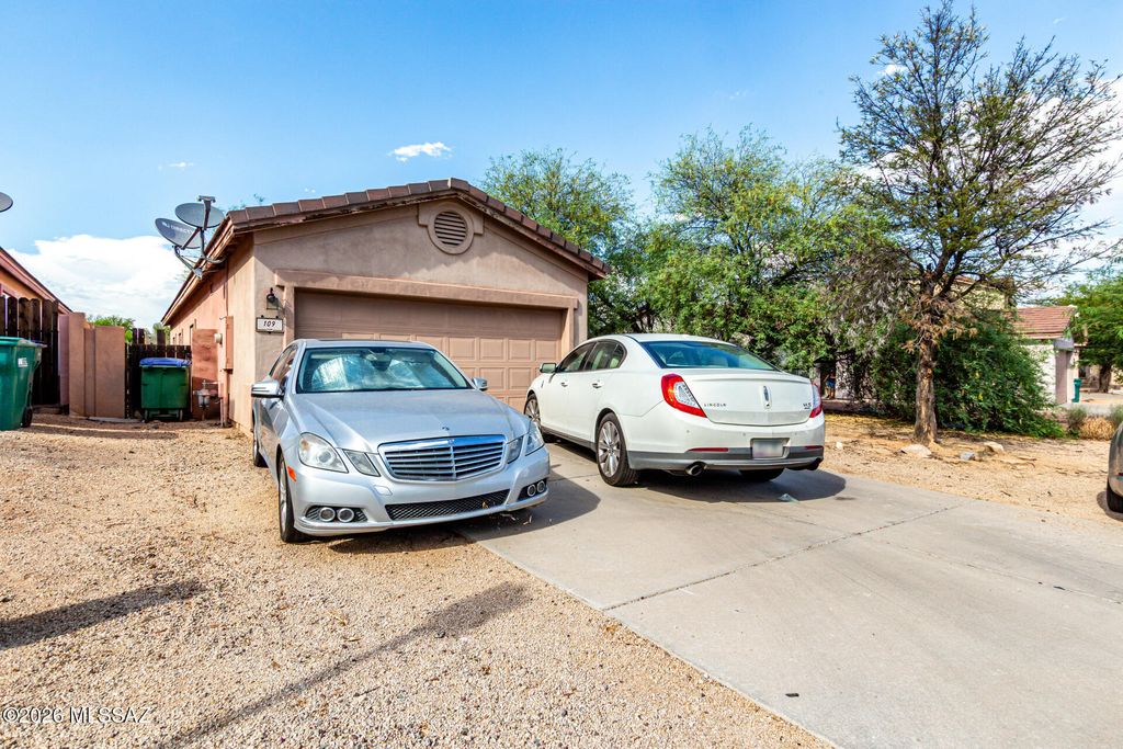 109 E Oracle Oak Street, Sahuarita, AZ 85629