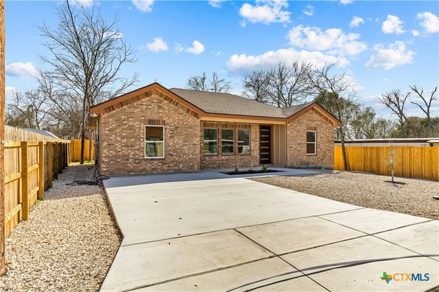 209 Troell Street, Seguin, TX 78155
