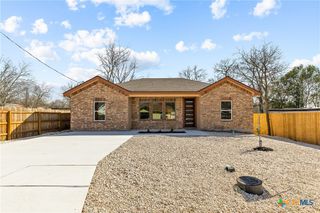 209 Troell Street, Seguin, TX 78155