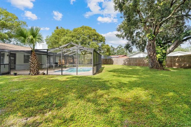 5207 BURR PLACE, Seffner, FL 33584