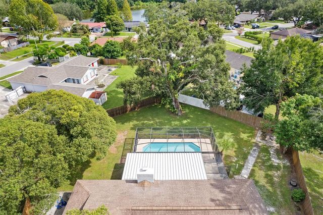 5207 BURR PLACE, Seffner, FL 33584