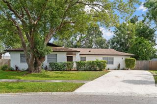 5207 BURR PLACE, Seffner, FL 33584