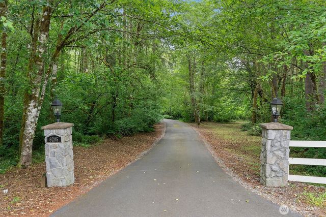 6205 139th Lane SW, Rochester, WA 98579