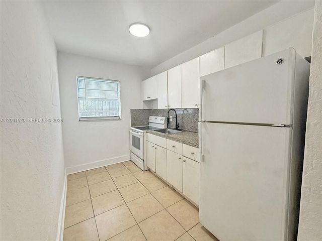 220 NW 11th Ter 2, Miami, FL 33136