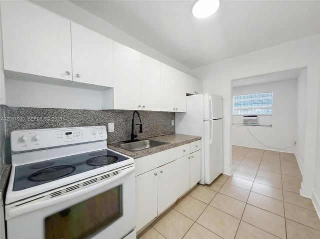 220 NW 11th Ter 2, Miami, FL 33136