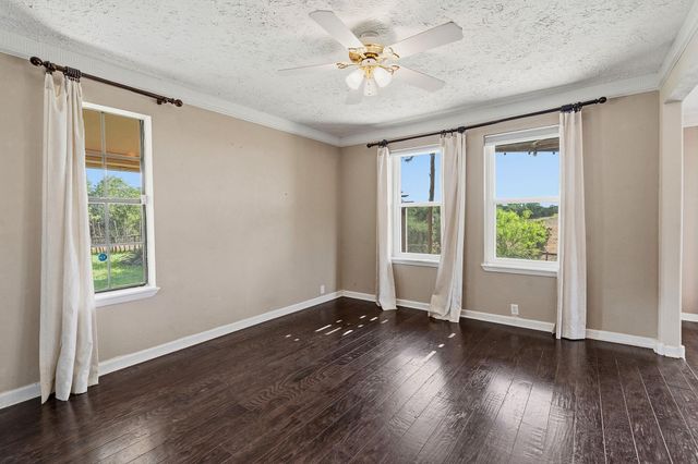 3230 W Fitzhugh RD, Dripping Springs, TX 78620