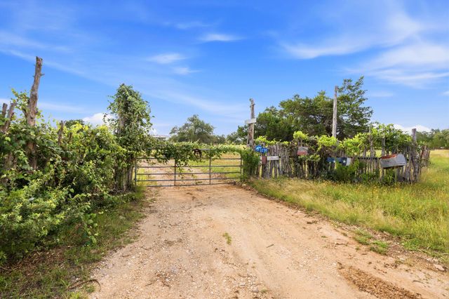 3230 W Fitzhugh RD, Dripping Springs, TX 78620