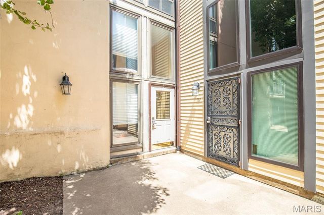 1523 S 10th Street 212, St Louis, MO 63104