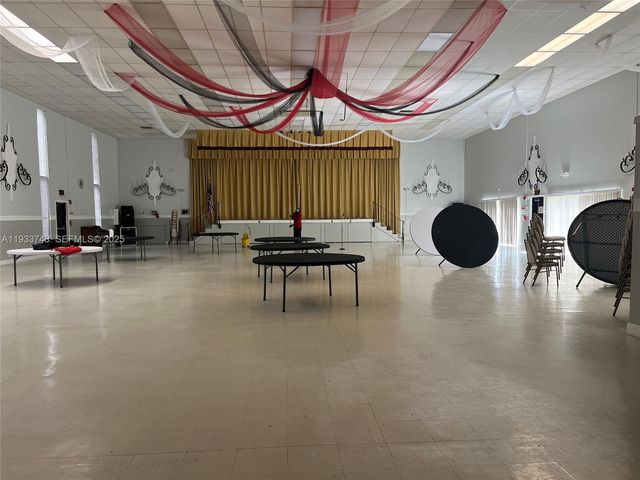 4751 NW 21st St 303, Lauderhill, FL 33313