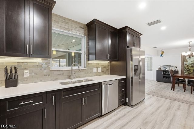 2045 SE 28th ST, Cape Coral, FL 33904