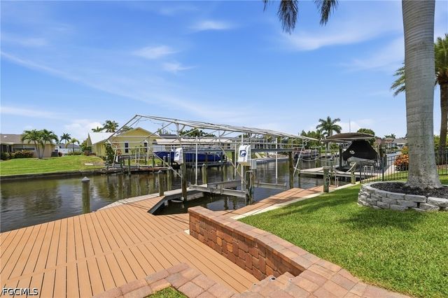 2045 SE 28th ST, Cape Coral, FL 33904