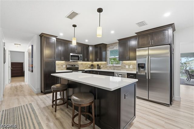 2045 SE 28th ST, Cape Coral, FL 33904
