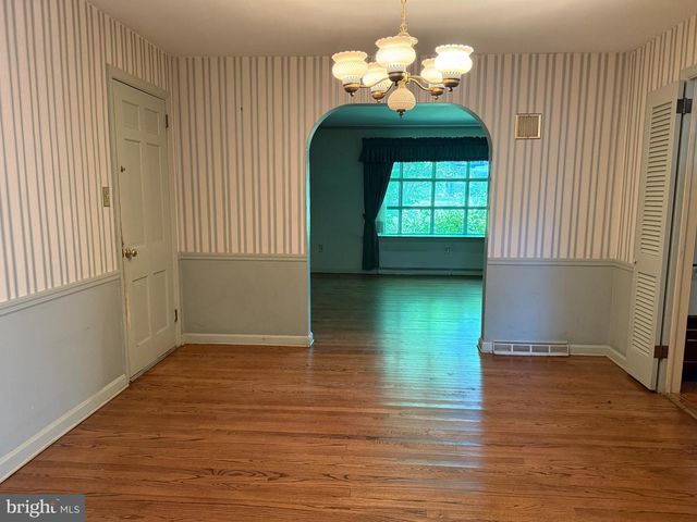 10 GORDON RD, Lancaster, PA 17603