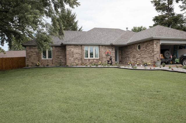 310 E Grant Street, Clever, MO 65631